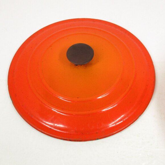 VTG Le Creuset France “E” 4.5 Qt Ribbed Flame Orange Enameled Dutch Oven Pot Lid - Picture 9 of 11
